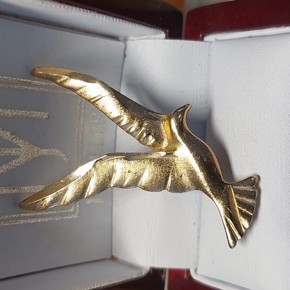 Jewelry - Goldtone Seagull Brooch Pin Bird 1.75"